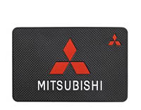 Противоскользящий силиконовый коврик на торпеду авто с логотипом "Mitsubishi"