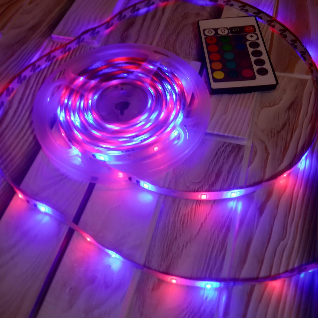 Разноцветная светодиодная LED лента 5050 с пультом RGB 5 метров в силиконе дли подсветки комнаты ФОТО - фото 3 - id-p1426482974