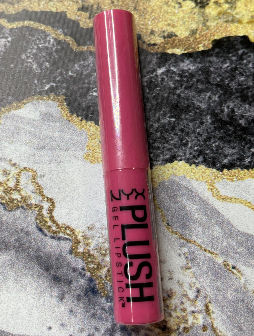 Матова вельветова помада NYX Plush Air Blossom