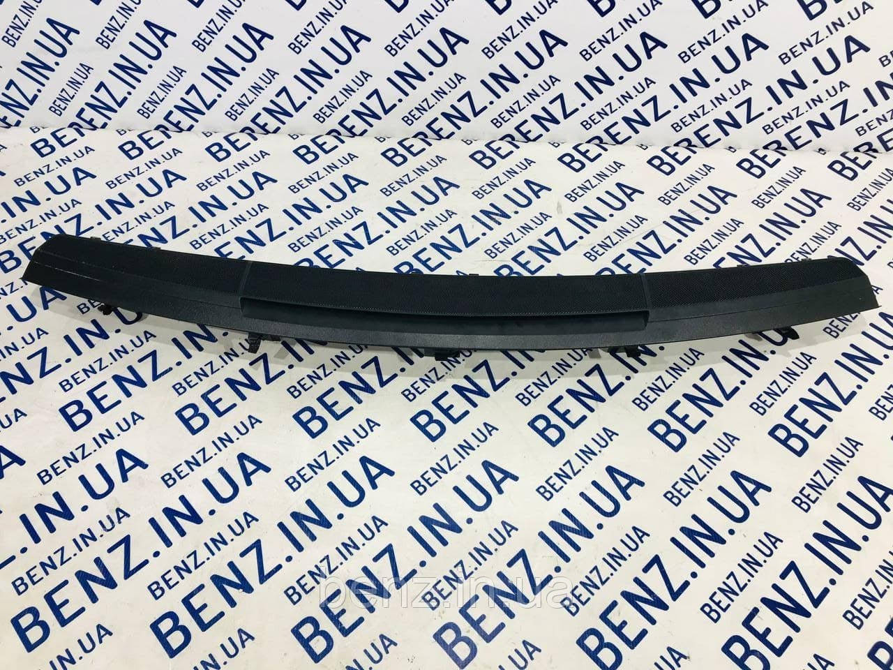 Накладка задньої полки Mercedes W204 A2046830130