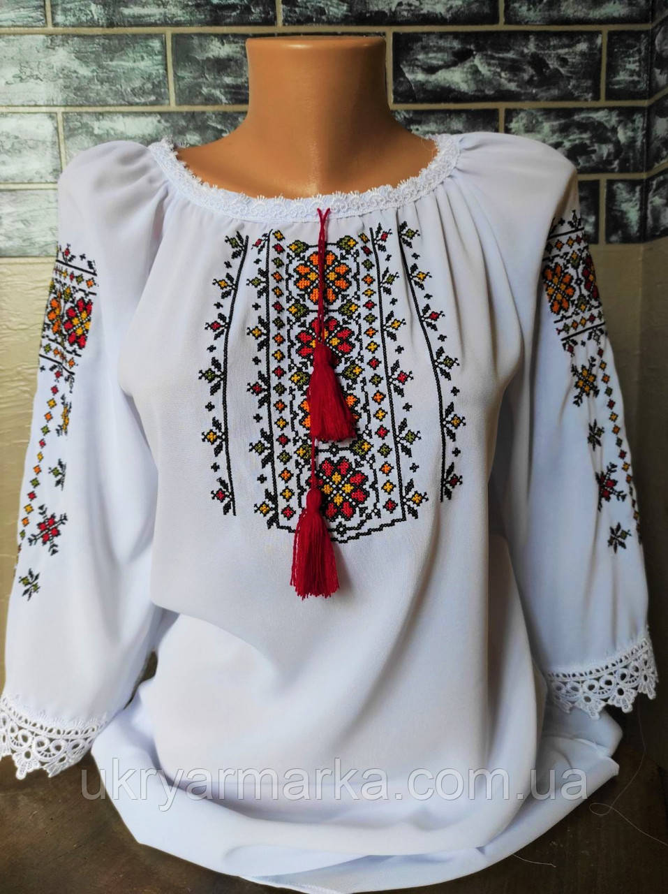 Українська вишиванка - вишита жіноча блузка на шифоні "Настурція"
