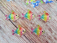 Объемная серединка, кабошон "Рыбка в блестках", цвет на фото, 24х19 мм, 1 шт