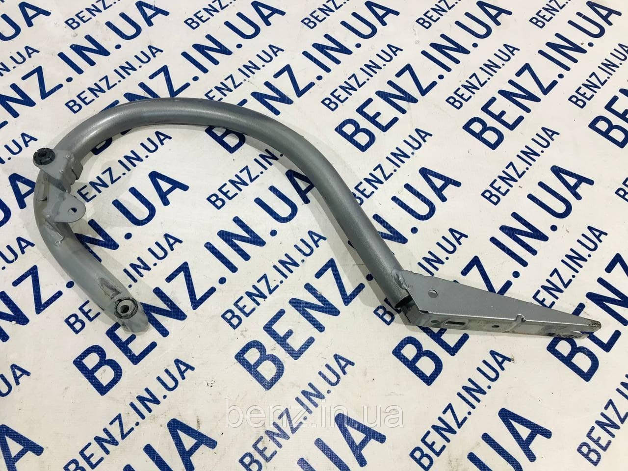 Петля кришки багажника права Mercedes W204 A2047500628, фото 1