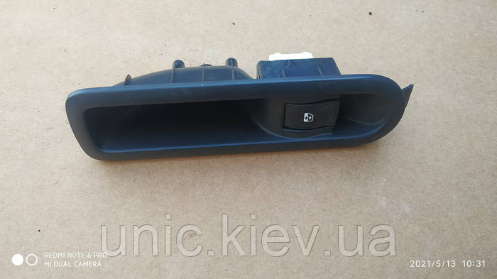 Купить Кнопка управления стеклоподъемником задней двери Рено Меган 2 ...