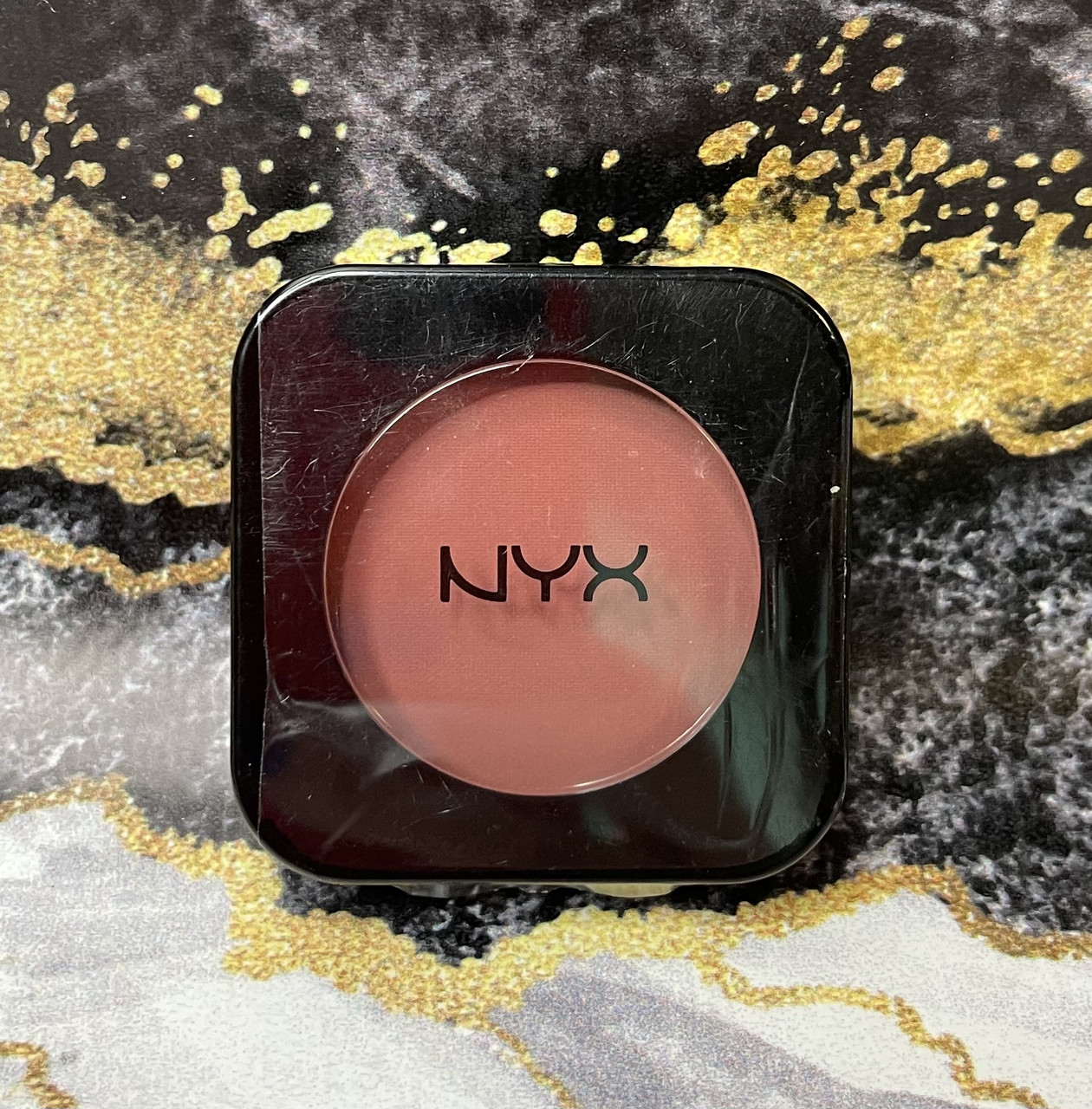 Рум'яна для обличчя кольору пиляної троянди NYX Powder Blush