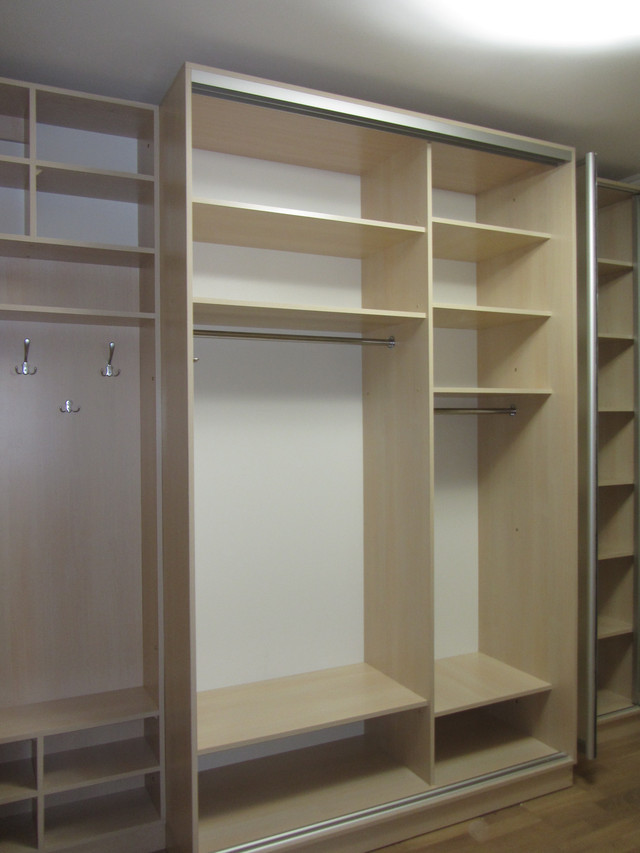 стенка в прихожей