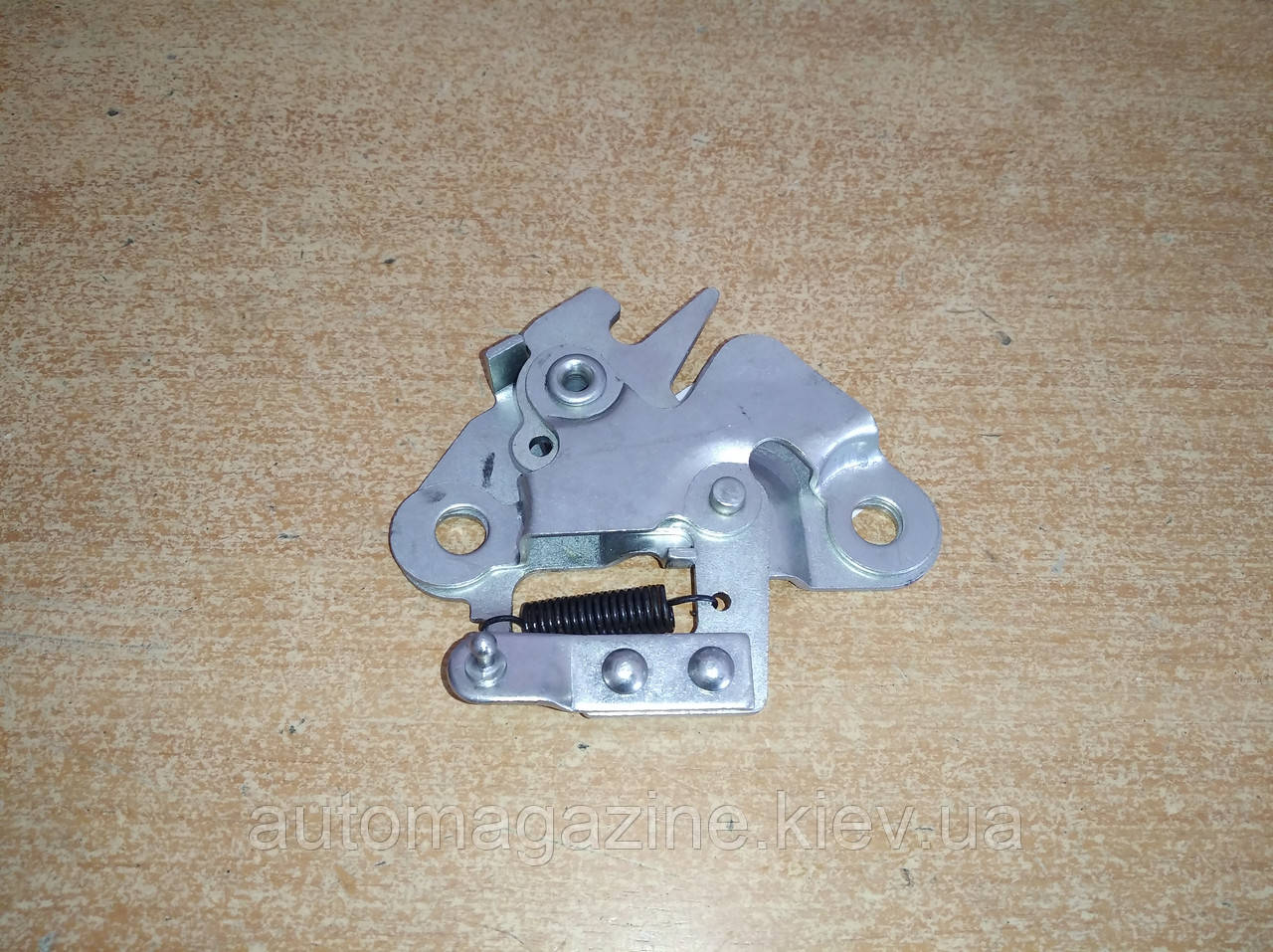 Замок кришки багажника ГАЗ 3110 (щеколда)