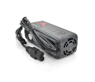 Автоматичне ЗП для акумуляторів електромобілів 48 V, 110-220 V, струм заряду 12,6/120V/10A