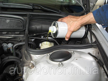 Заміна гальмівної рідини електромобіля Nissan Leaf, Tesla Model S / 3 / X, BMW i3, Fiat 500e, VW E-Golf, фото 1