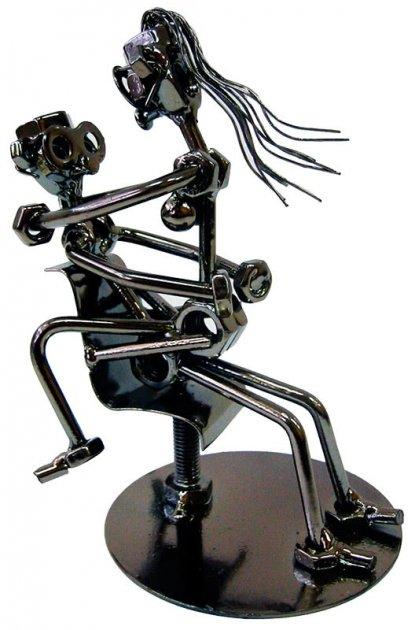 Техно-арт статуэтка Любовь в офисе из металла, фото 1
