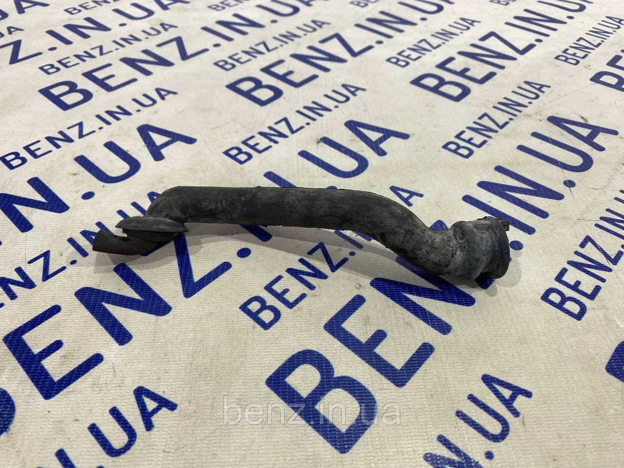 Патрубок зливу конденсату справа Mercedes W204, C207, W212 A2048300696, фото 1