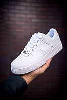 Женская и мужская обувь Найк Аир Форс 1 белого цвета повседневная. Кроссовки унисекс Nike Air Force 1 белые.