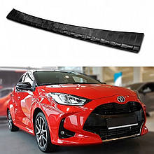 Захисна накладка на задній бампер для Toyota Yaris 2020+ /чорна нерж.сталь/