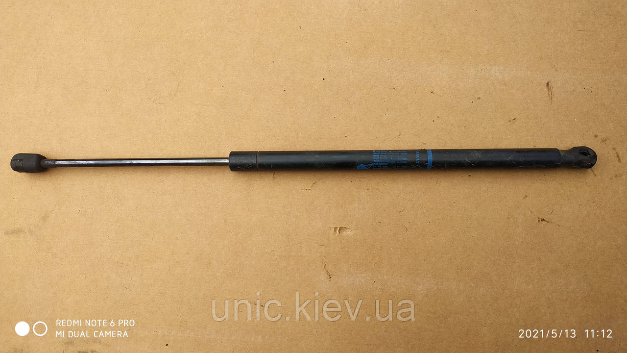 Амортизатор кришки багажника Рено Сценік 2 б / в