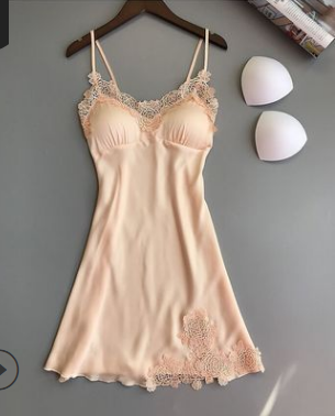 Атласний пеньюар із мереживом