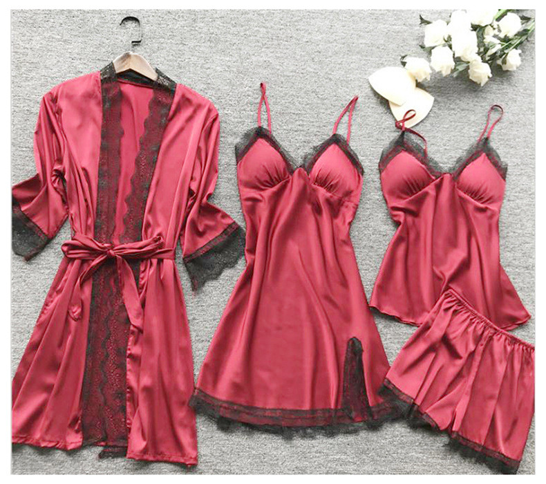 Халат з пеньюаром, піжамою двійкою