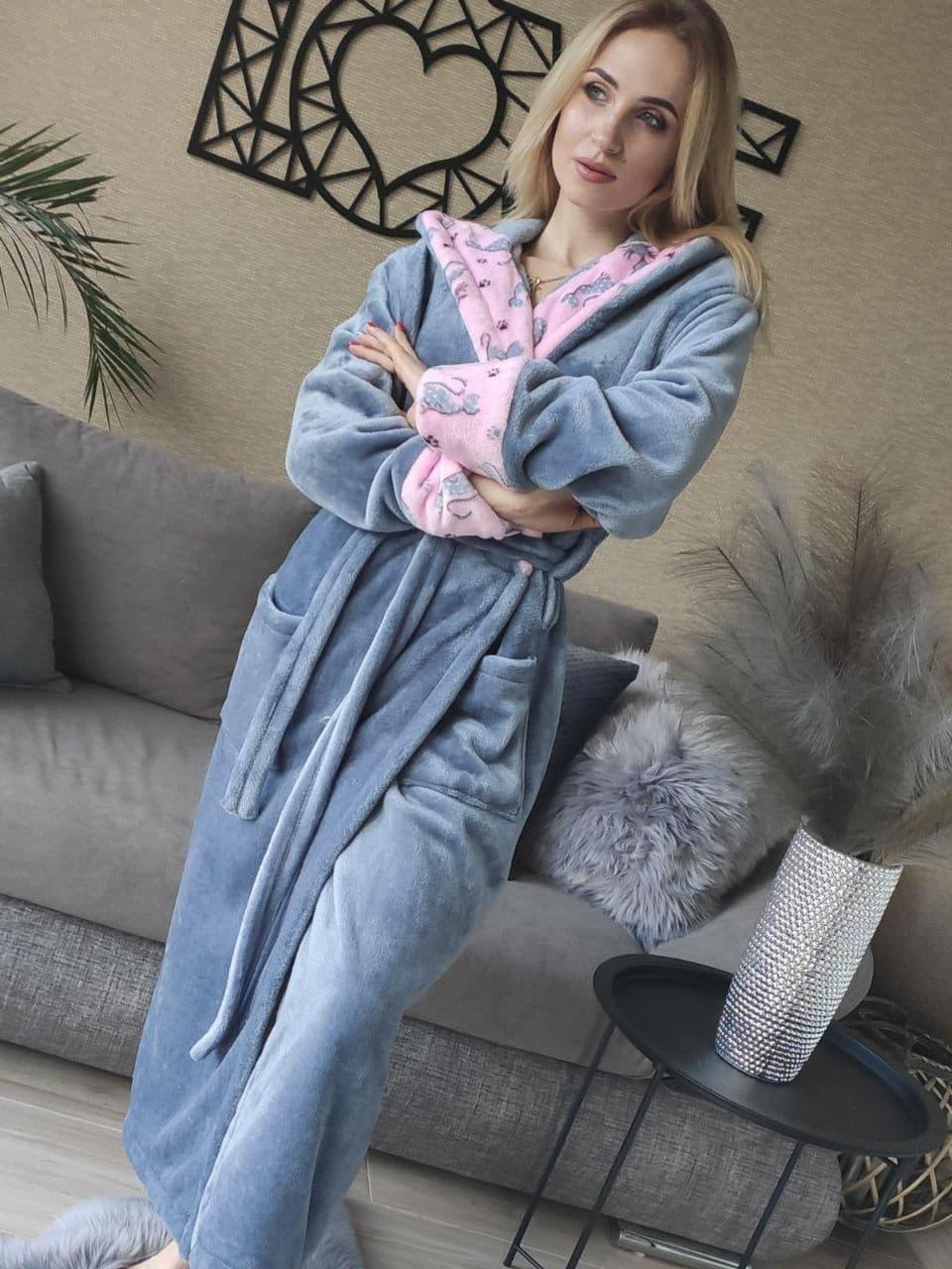 Довгий жіночий махровий халат сірого кольору