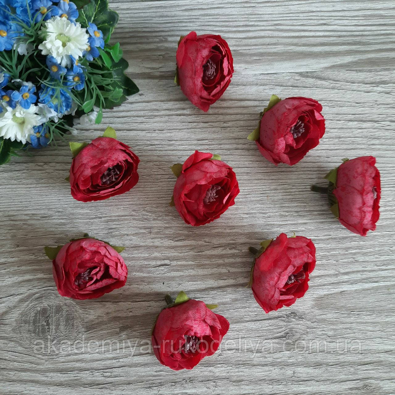 Півонії (ранюнкулюс) червоні з коричневою серединкою, d — 4 см, тканина