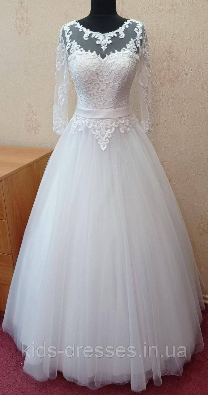 Ніжна біла весільна сукня з мереживом, вишивкою, рукавами 3/4 і блискучою спідницею, розмір 46