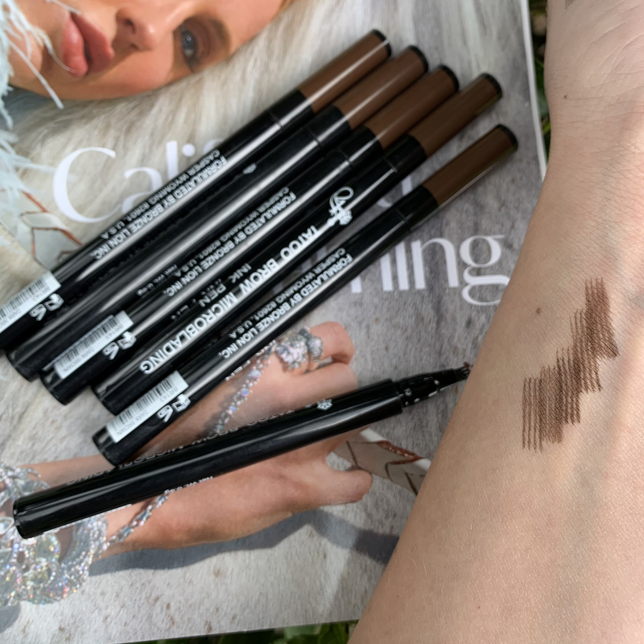Стійкий маркер для брів з ефектом мікроблейдингу Tattoo Brow Pencil Dark Brown FFLEUR