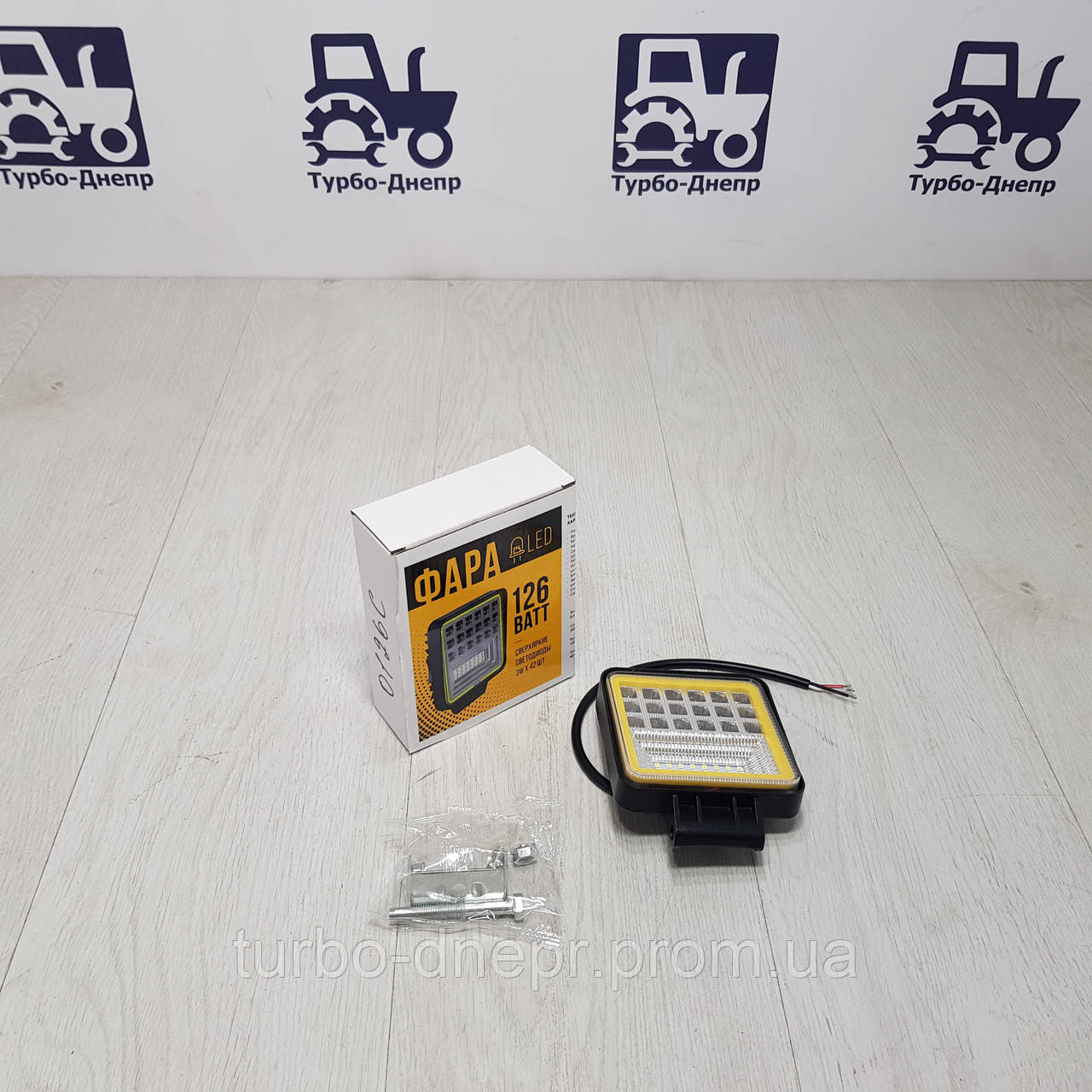 Фара LED квадратная 126W (42 диодов) + LED кольцо