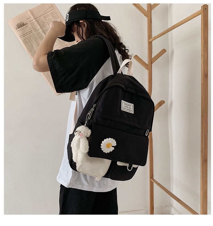 Рюкзак для девочки школьный стильный городской Rentegner водонепроницаемый черный с брелком и ромашкой - фото 6 - id-p1429411859