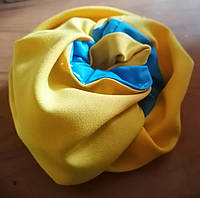 Резинка для волосся тканина оксамитова жовто-блакитна резинка для волос бант кранч желто голубая