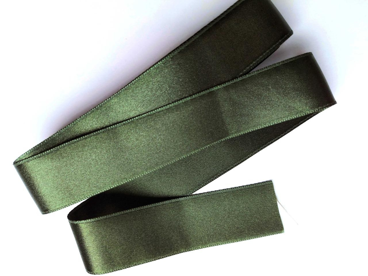 Стрічка атласна двостороння 3 см ( 10 метрів) зелений хакі темний G-244