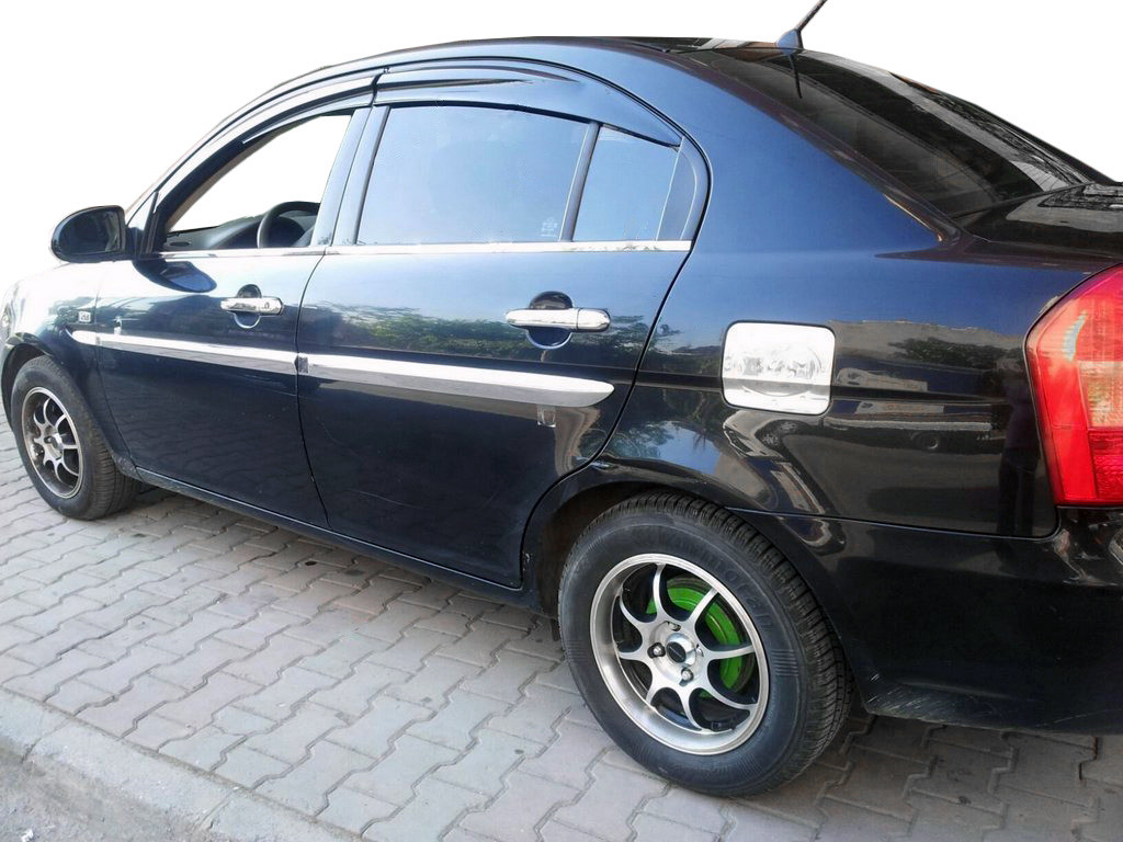 Накладка на лючок бензобака OmsaLine (нерж.) для Hyundai Accent 2006-2010 рр