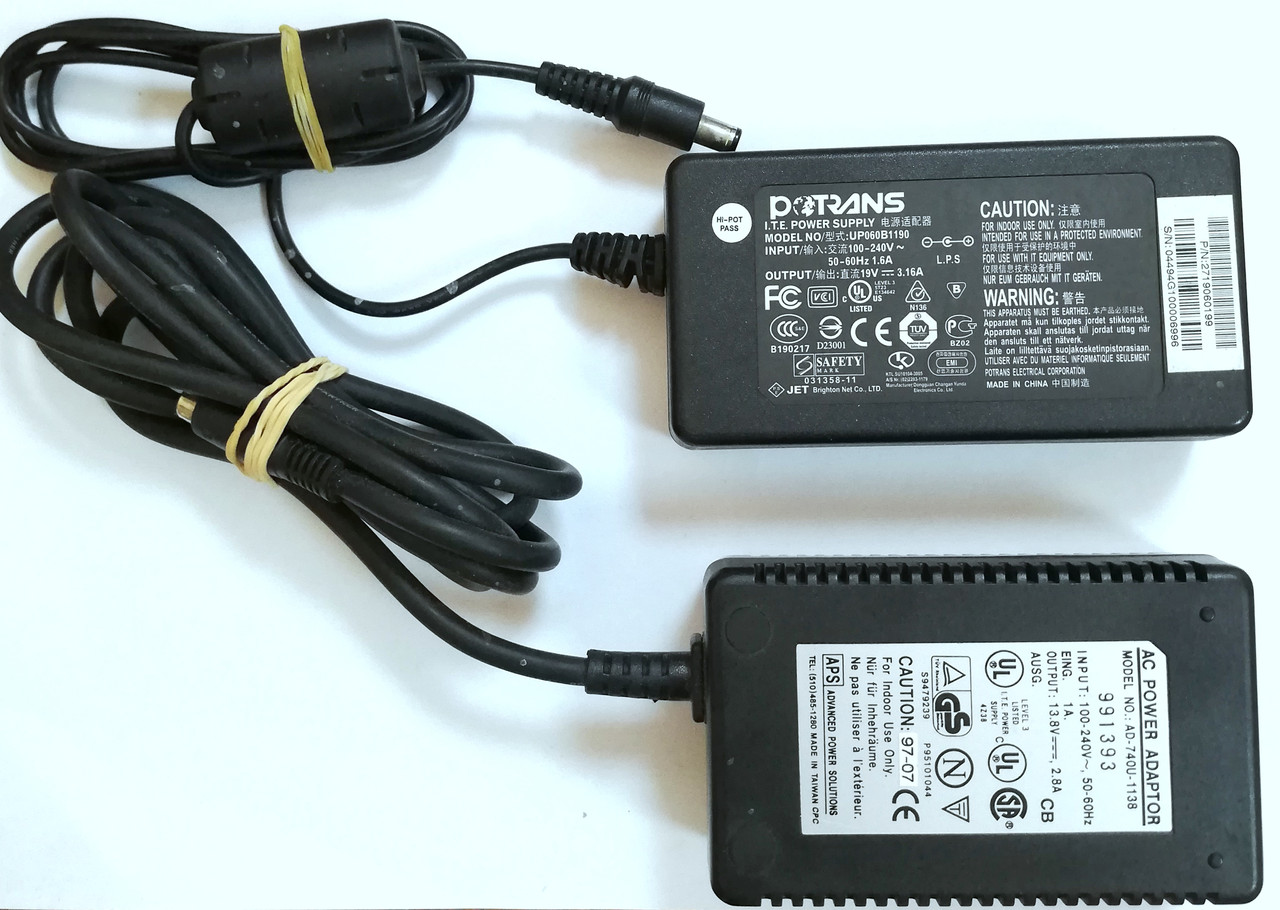 Лот блоків живлення - 2 шт. для РК монітора 13.8-19V 2.8-3.16 A IEC C13/C14 Б/В. Під сервіс
