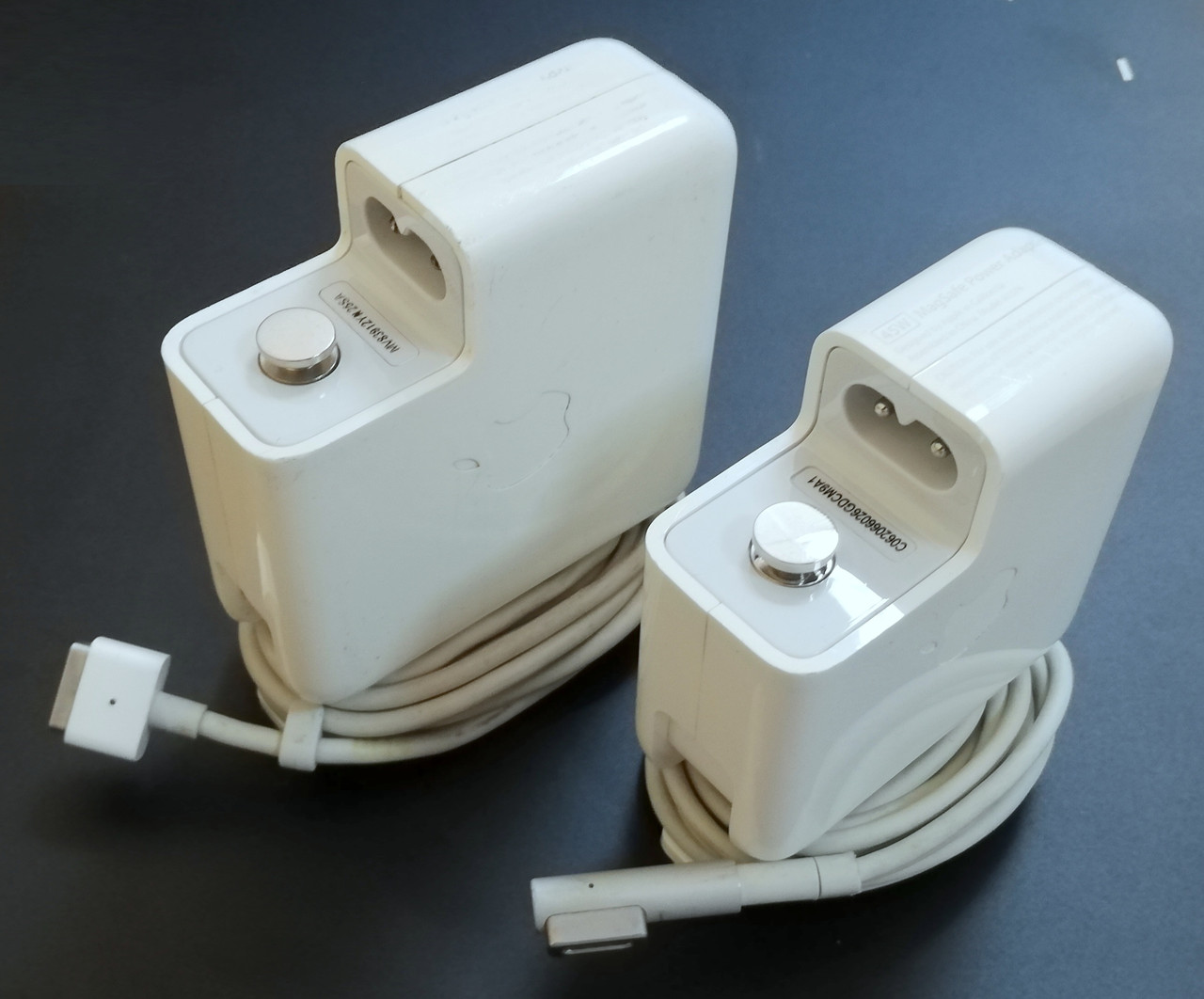Лот блоків живлення - 2 шт. для Apple MacBook A1184, A1374 14.5-16.5 V 3.1-3.65 A 45-60W Б/В. Під сервіс