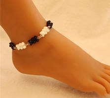 Браслет з мармеладними ведмедиками на ногу чорно-білий - довжина 18см + 4см, регулюється, смола, цинковий сплав