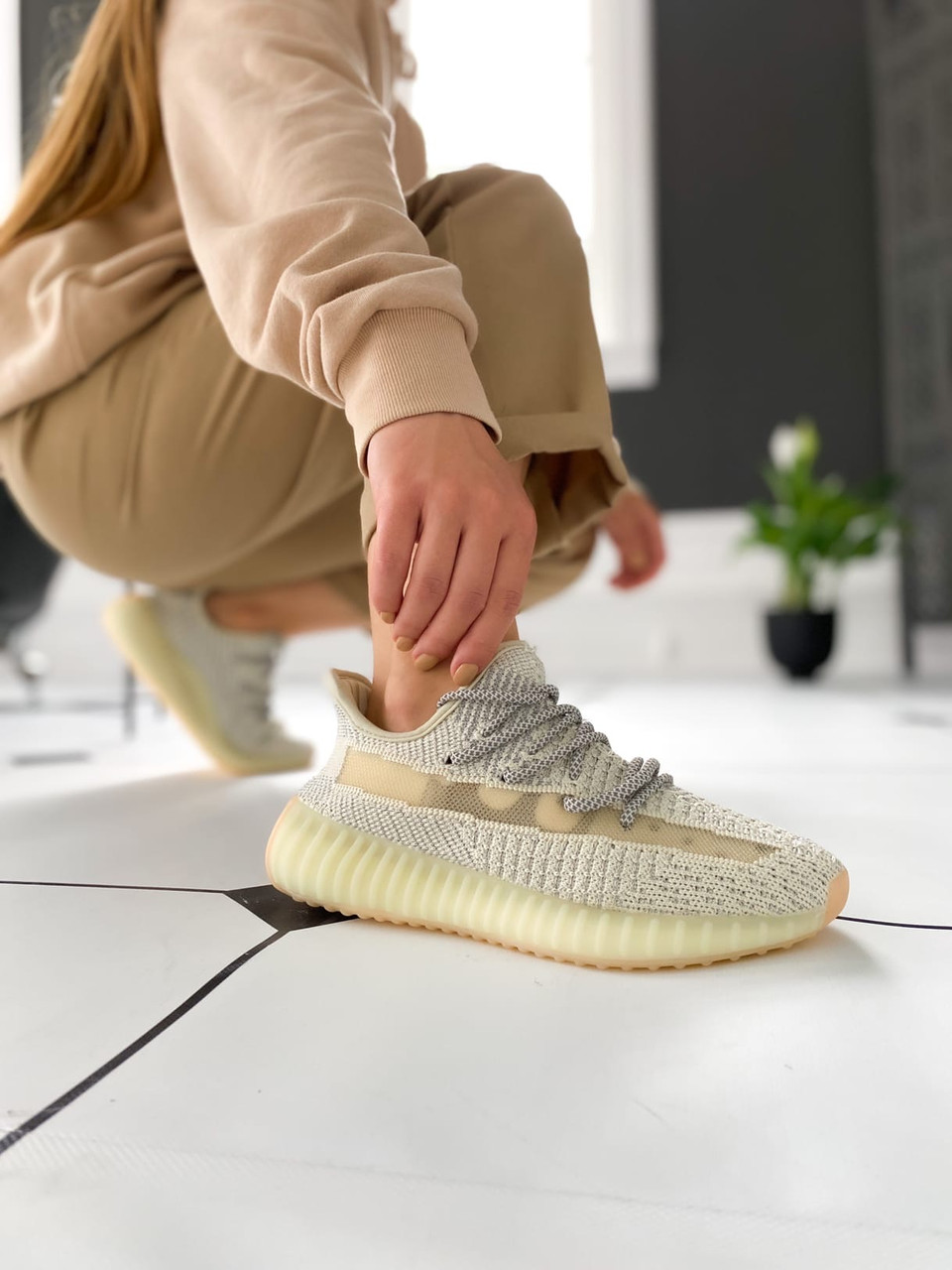 Кросівки Adidas Yeezy Boost 350 V2 Lundmark Reflective