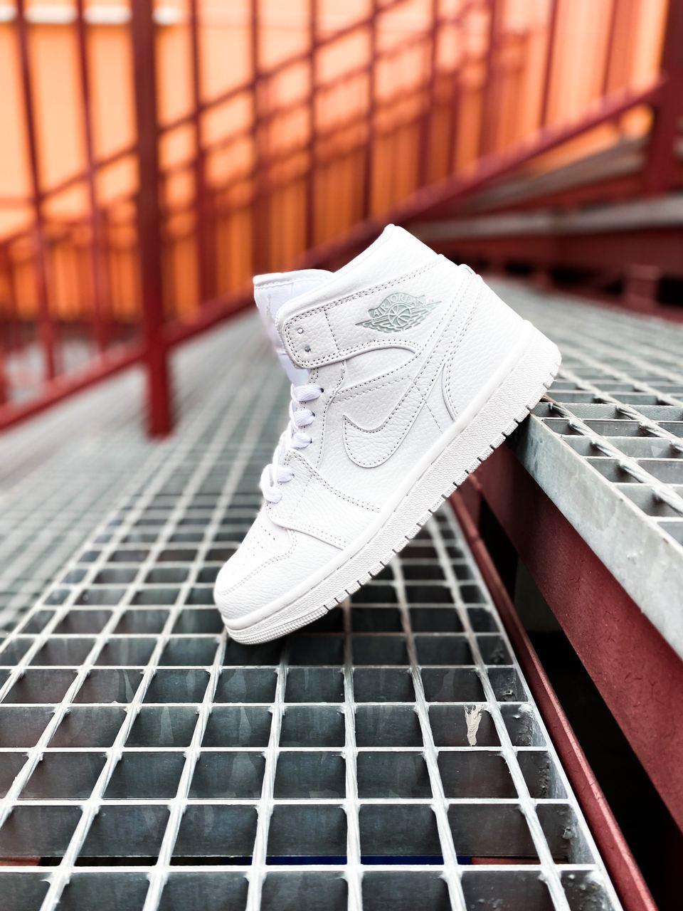 Nike Air Jordan 1 Mid "White"