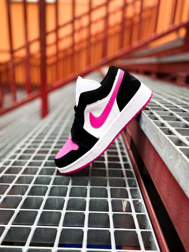 Nike Air Jordan 1 Low "White/Black/Pink