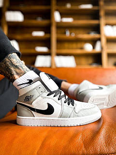 Nike Air Jordan 1 Mid Light Smoke Grey, ціна: 2430