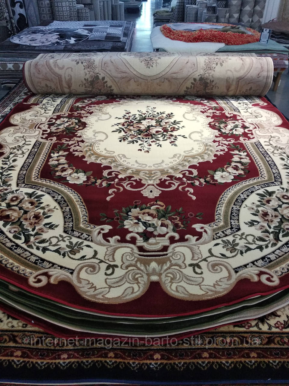 Килим на підлогу з красивими квітами 2.50х3.50 м.