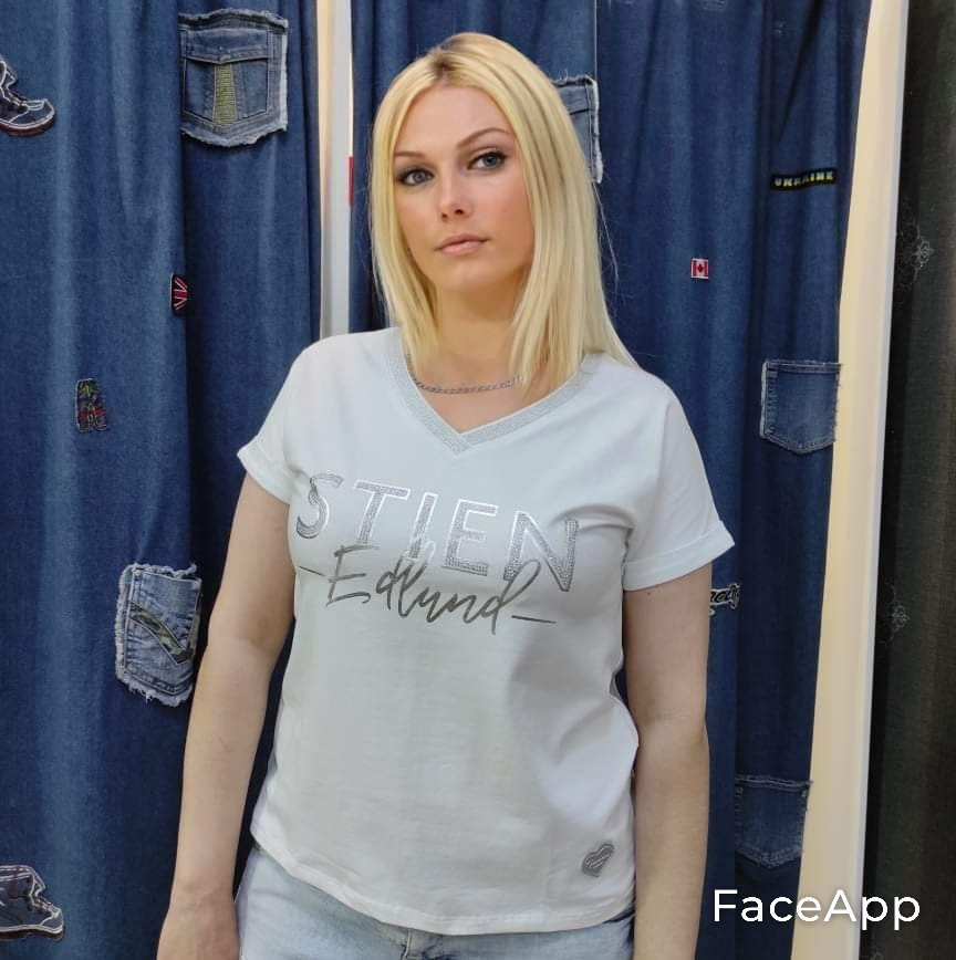 Жіноча стильна футболка зі стразами, фото 1