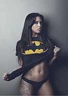 Футболка Batman жіноча чорна з логотипом Бетмен вільна Темний лицар Футболка футболка Кажан Комікси Марвел