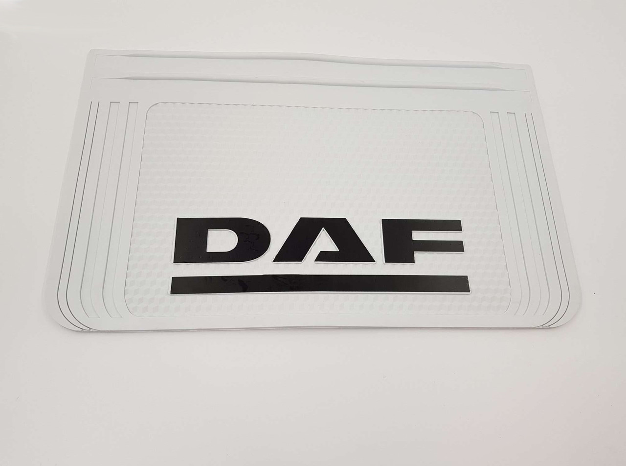 Брызговик колесный с надписью DAF 400x650mm білий випуклий 3D 1шт