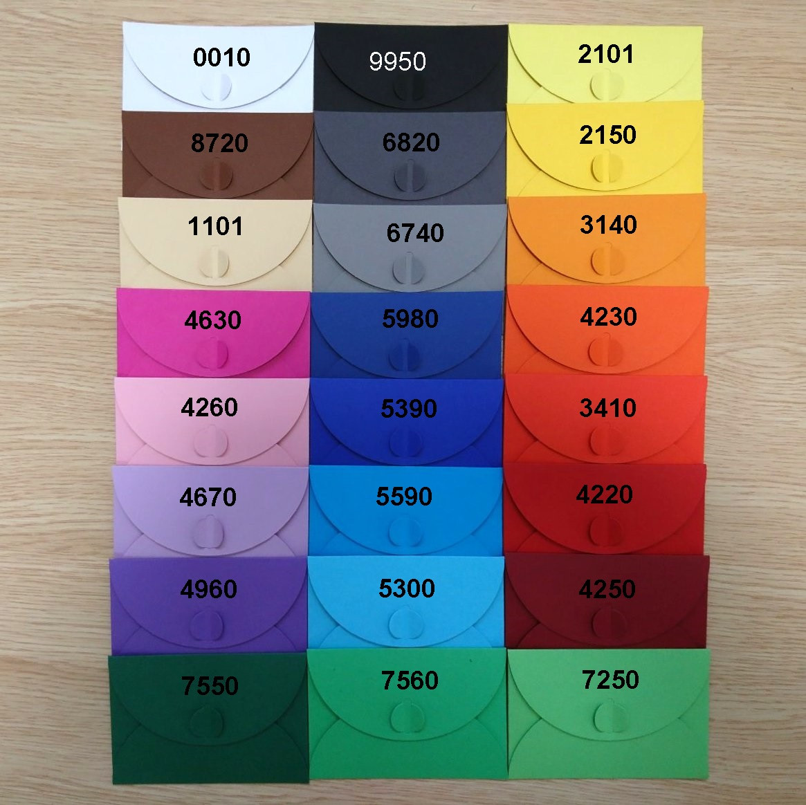 Подарунковий конверт 110х155 мм з кольорового дизайнерського картону, 270 гр/кв.м