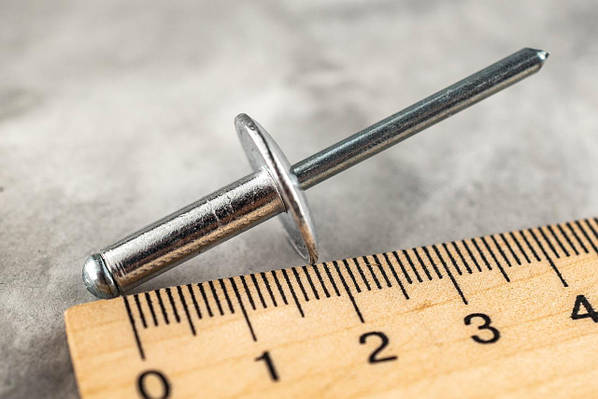 Процесс использования заклепки вытяжной ТУ 1680 001 30391216 2011