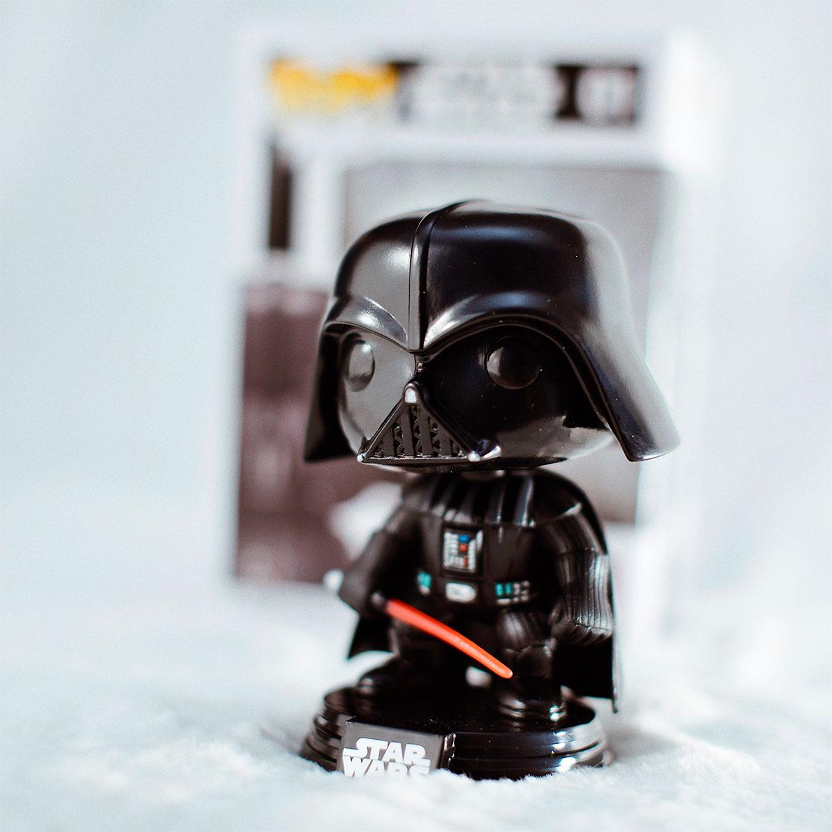 Ігрова Фігурка Funko Pop Darth Vader! Серії Зоряні Війни - Дарт Вейдер (Зі Світловим Мечем) 2300