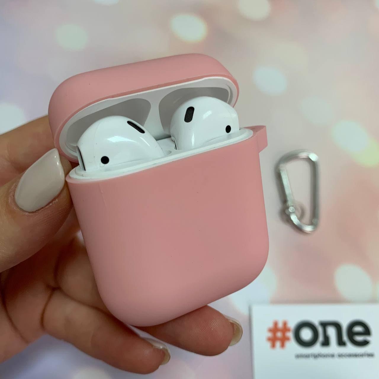 Чохол для AirPods 1 з карабіном тонкий силіконовий футляр чохол для навушників аірподс 1 бежевий SLM