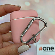 Чохол для AirPods 1 з карабіном тонкий силіконовий футляр чохол для навушників аірподс 1 бежевий SLM, фото 3