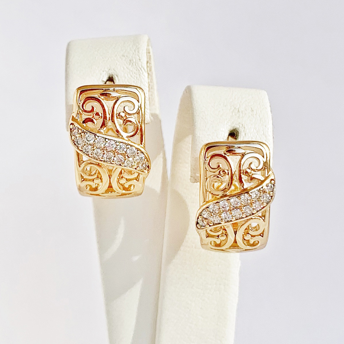 Сережки Xuping з медичного золота, білі фіаніти, позолота 18K, 25044
