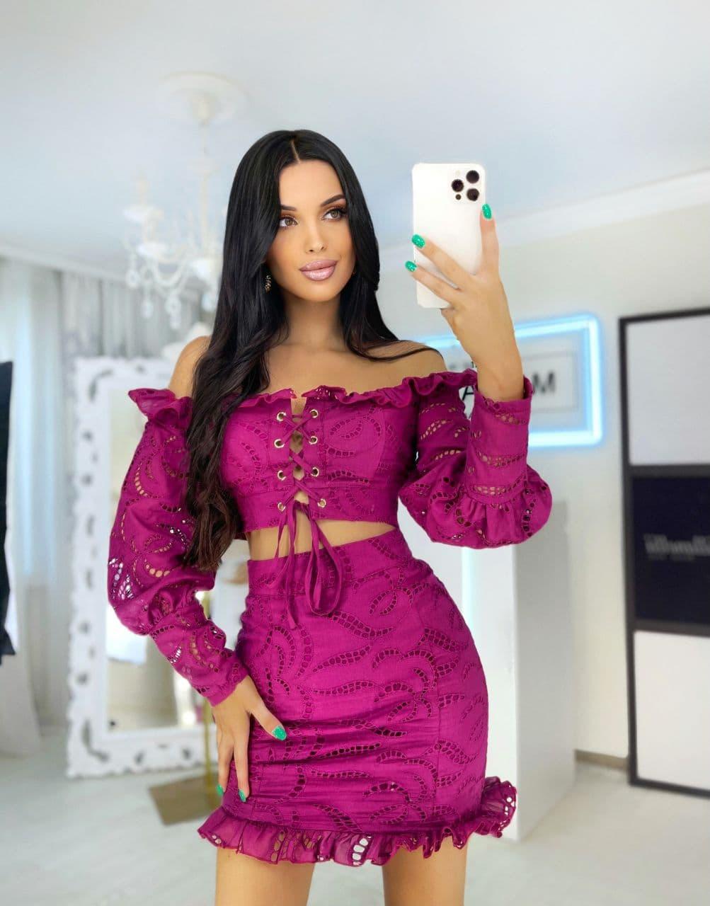 Костюм Джулія жіночий гарний з прошви топ з відкритими плечима та об'ємними рукавами і спідниця з оборкою Кf1272