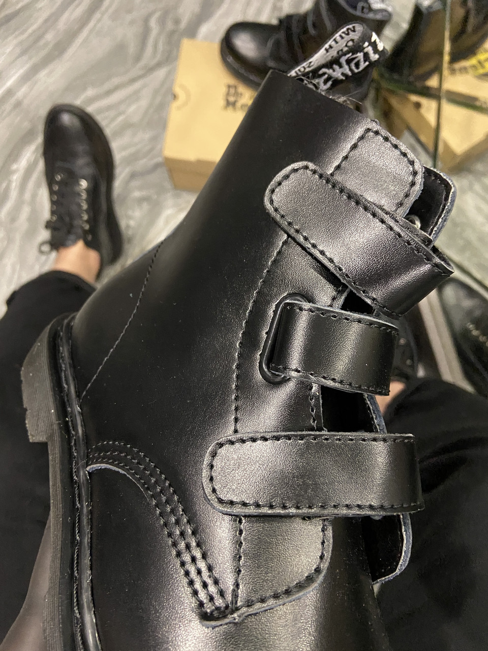 Coralia venice dr martens hot sale