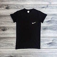 Мужская чёрная футболка с принтом "Nike"