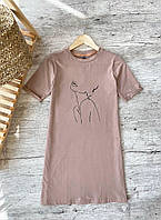 Универсальное платье-футболка мокко с принтом "Линейная девушка"